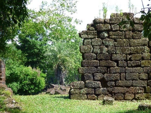 Stone ruins at Santa María la Mayor in Misiones, Argentina.